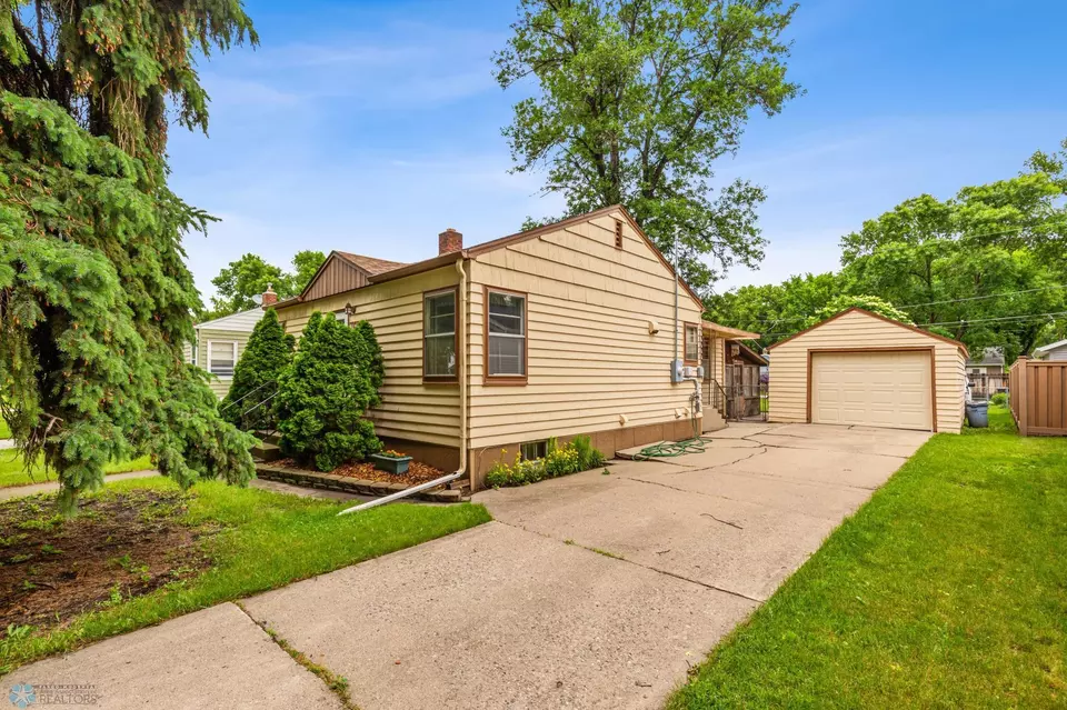  1629 3rd St N, Fargo, ND 58102 photo 3