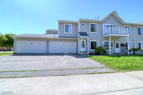 3301 15th Ave S #C, Fargo, ND 58103