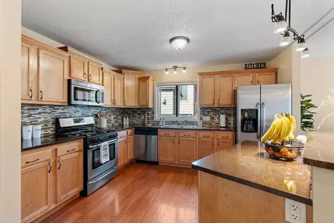 9681 Parkside Trl, Champlin, MN 55316 photo 19