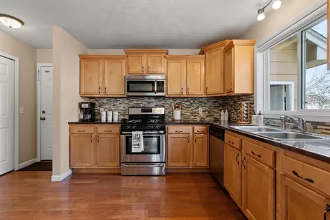 9681 Parkside Trl, Champlin, MN 55316 photo 21