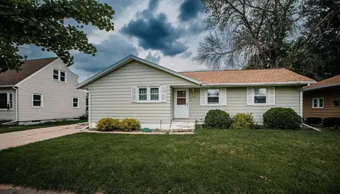 2105 6th Ave SE, Austin, MN 55912