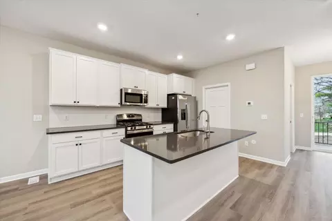 1552 Torres Ln, West Saint Paul, MN 55118