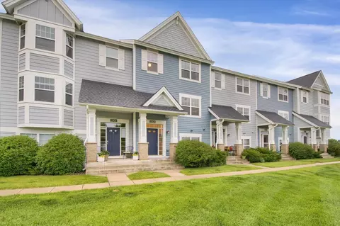 15628 Eagle Bay Dr #1802, Apple Valley, MN 55124