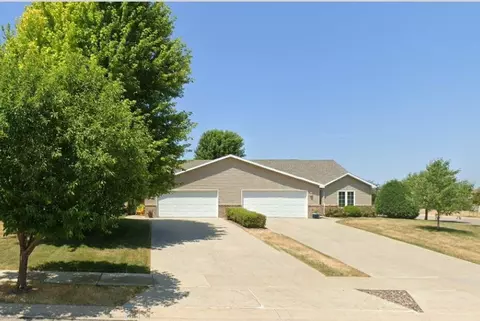 6079 S Pointe Dr SW, Rochester, MN 55902