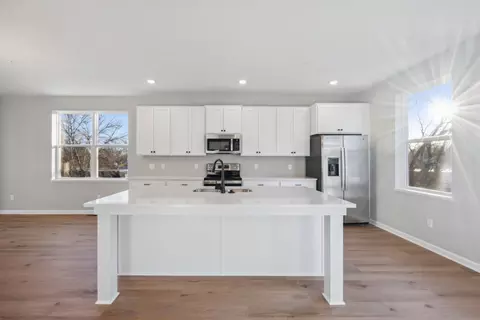 7696 Cruise Way, Inver Grove Heights, MN 55076