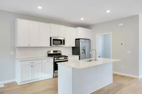 1569 Tompkins Ln, West Saint Paul, MN 55118