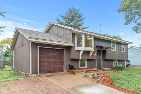 253 N Star Ln, Circle Pines, MN 55014