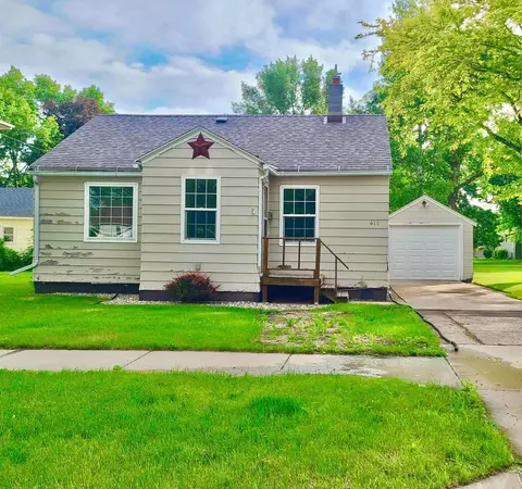 411 7th St W, Canby, MN 56220