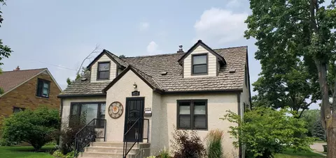 425 3rd St NE, Osseo, MN 55369