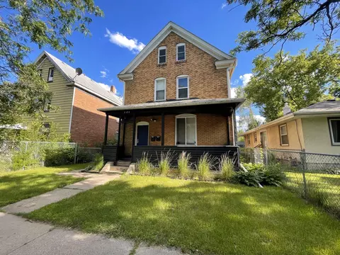 324 Burgess St, Saint Paul, MN 55117