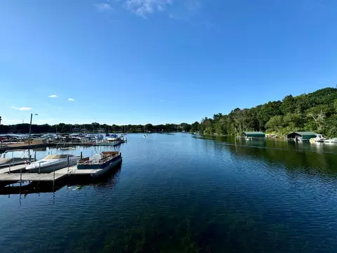 18855 Ridgewood Rd, Deephaven, MN 55391 photo 47