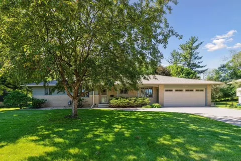 4709 Glenwood Ave, Golden Valley, MN 55422