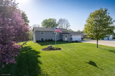 25501 Nicolai Ave, Cannon Falls, MN 55009