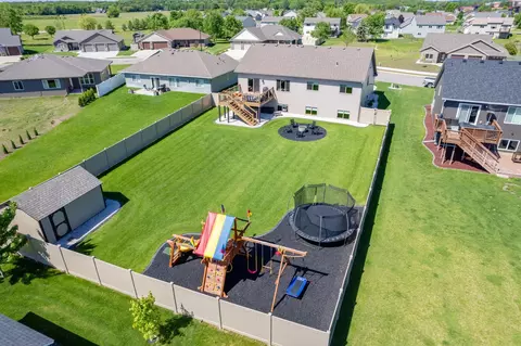 608 Elena Ln, Saint Joseph, MN 56374