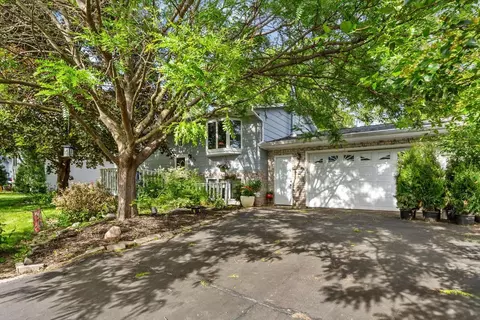 213 12th Ave SE, Faribault, MN 55021