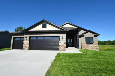 301 Highlands Ave, Zumbrota, MN 55992