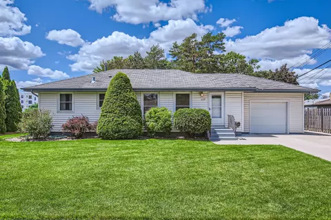 6137 Beard Ave N, Brooklyn Center, MN 55429