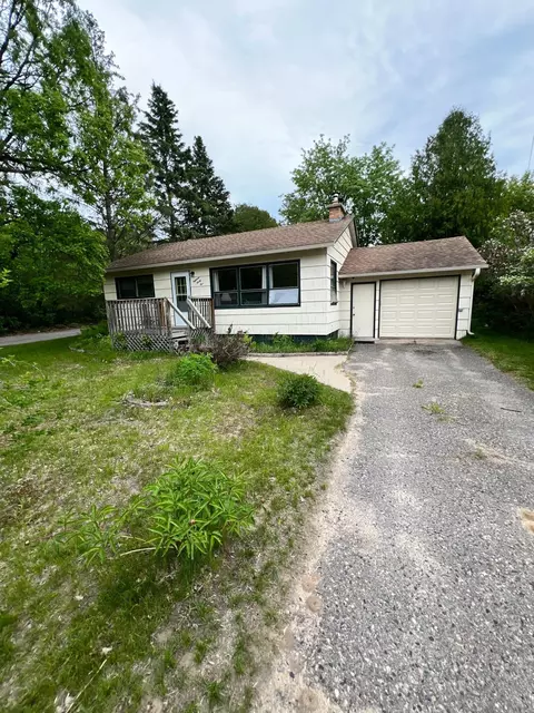 1835 Mary Ann Dr, Grand Rapids, MN 55744