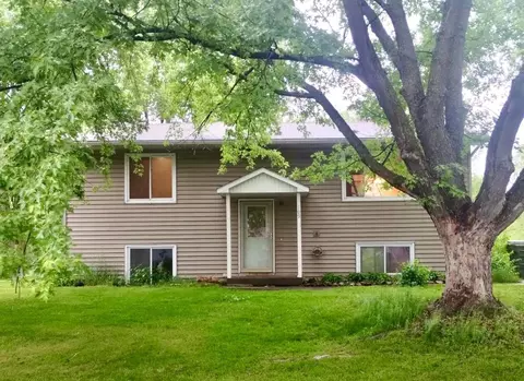 109 Marvin Elwood Rd, Monticello, MN 55362