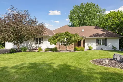 1783 Trail Rd, Mendota Heights, MN 55118