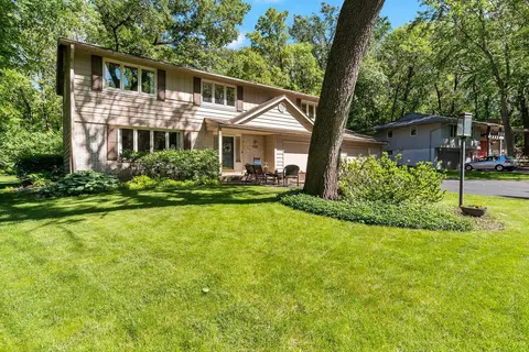 12817 Welcome Ln, Burnsville, MN 55337