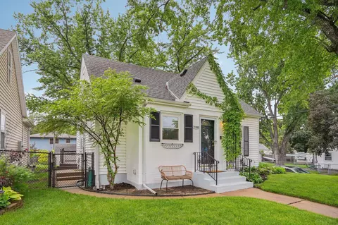 2900 Edgewood Ave S, Saint Louis Park, MN 55426
