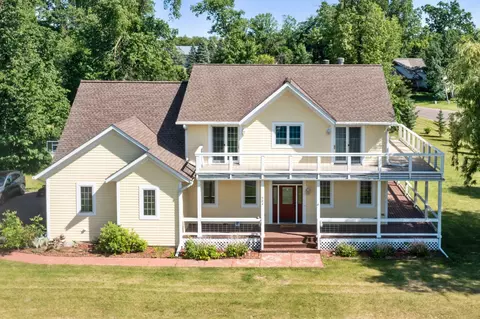 924 Wildflower Ct, Amery, WI 54001