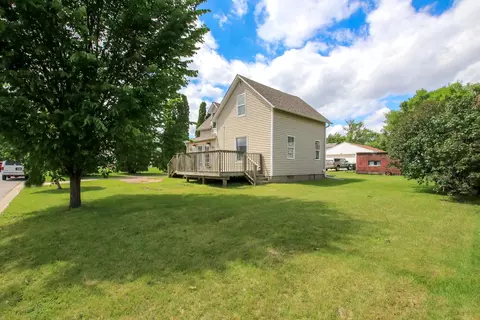319 7th St E, Glencoe, MN 55336 photo 2