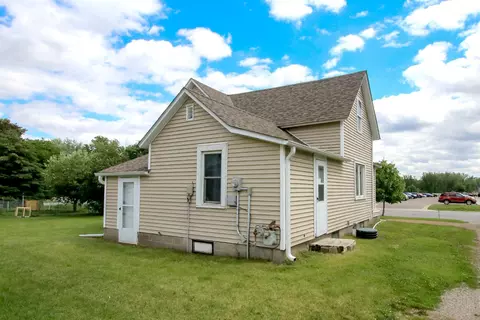 319 7th St E, Glencoe, MN 55336 photo 4