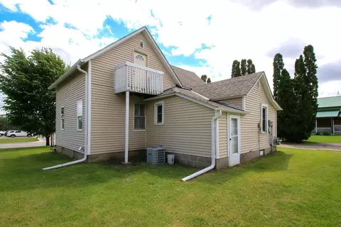 319 7th St E, Glencoe, MN 55336 photo 5