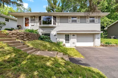 2490 Kewanee Way, Golden Valley, MN 55422