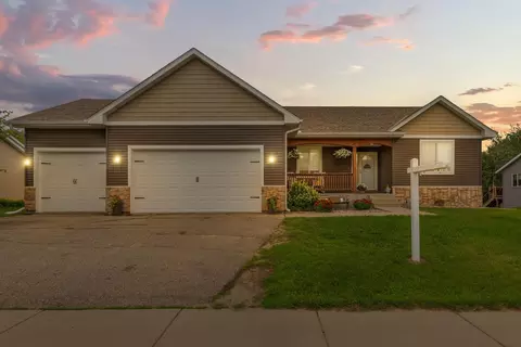2513 Hulett Ave, Faribault, MN 55021