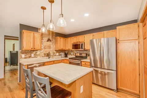 9718 Moonbeam Ln, Woodbury, MN 55125