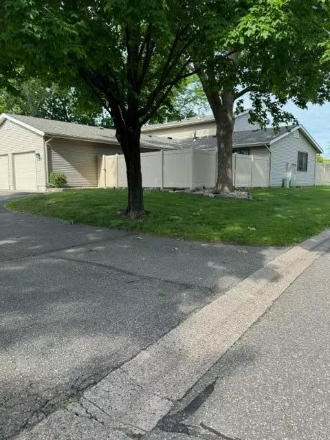3290 67th St E, Inver Grove Heights, MN 55076