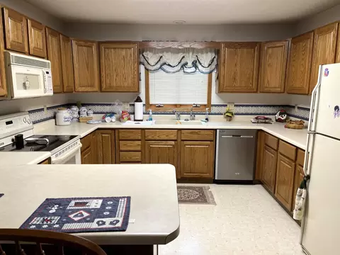 1235 6th Ave, Windom, MN 56101 photo 8