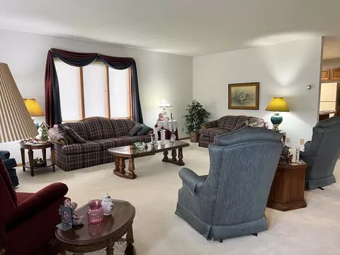 1235 6th Ave, Windom, MN 56101 photo 4