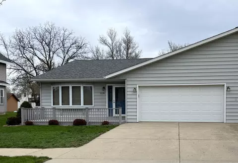 1235 6th Ave, Windom, MN 56101 photo 2