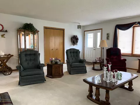 1235 6th Ave, Windom, MN 56101 photo 6