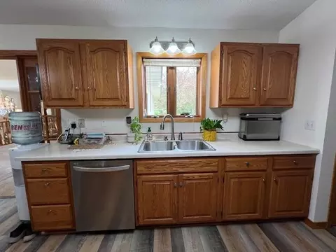 Kitchen - 613 Pine Cone Dr, Perham, MN 56573 photo 3 of 3