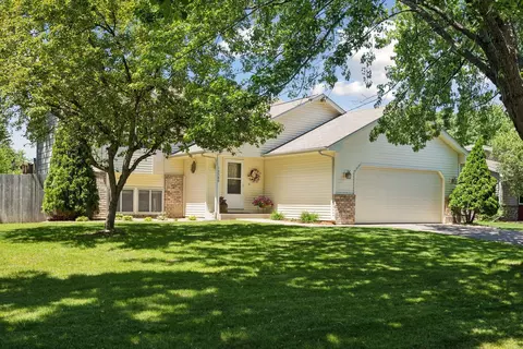 13580 Xavis St NW, Andover, MN 55304
