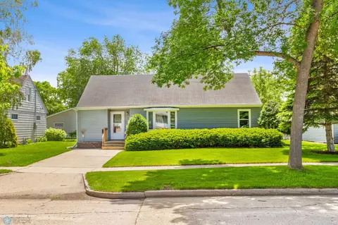 1910 S 12th Ave S, Fargo, ND 58103