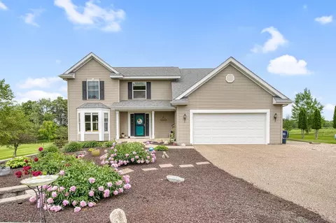 2528 14th St NE, Faribault, MN 55021