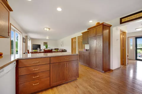 2528 14th St NE, Faribault, MN 55021 photo 9
