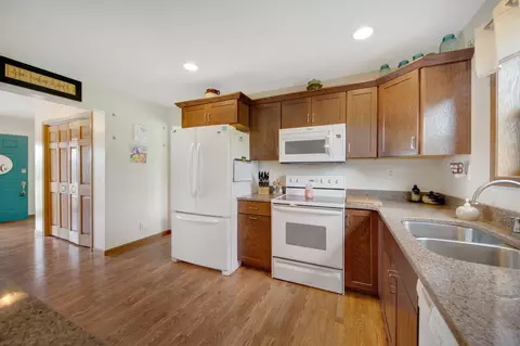 2528 14th St NE, Faribault, MN 55021 photo 5