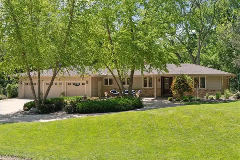 2085 Webber Hills Rd, Wayzata, MN 55391