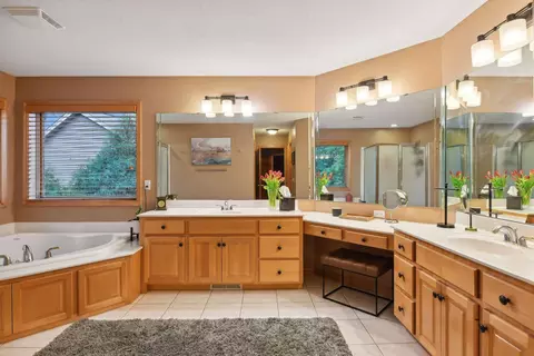 4176 Lakeridge Rd, Excelsior, MN 55331 photo 15