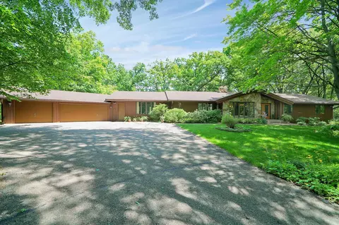 21 S Deep Lake Rd S, North Oaks, MN 55127