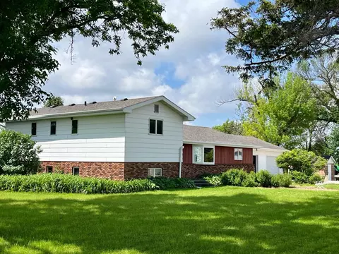 74461 410th St, Bird Island, MN 55310