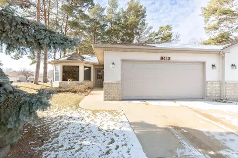 586 Timber Ct, Shakopee, MN 55379