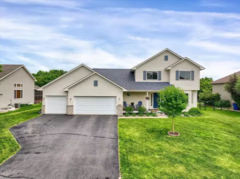 1839 Evergreen Ln, Shakopee, MN 55379